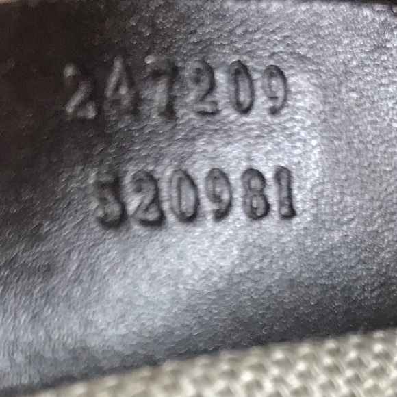 Hot Find! Gucci Signature Tote - Rare Collectable, Made in Italy, Like New - Picture 5 of 15